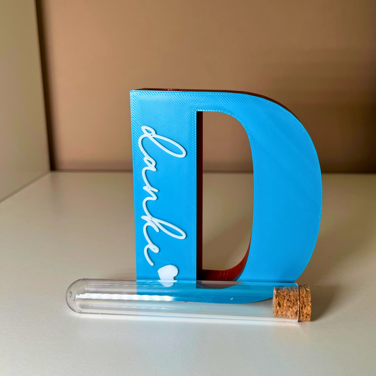 💙 DANKE-Buchstabe mit Herz & Reagenzglas – farbiges Deko-Geschenk aus dem 3D-Drucker